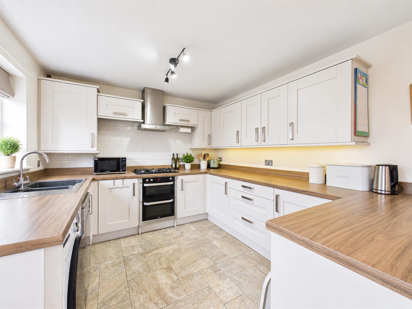 33 Milars Field, Oswestry, SY10 9PU For Sale